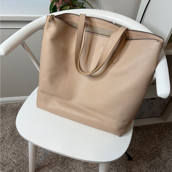 CUYANA Leather Blush Beige Tote Bag WITH INSERT - Picture 7 of 12
